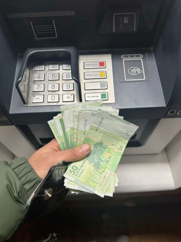 Kontaktieren Sie uns für gefälschte Euro